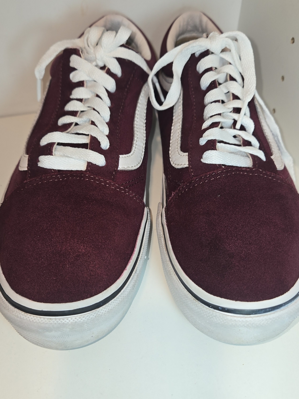 Vans Men's Burgundy Suede Low-Top Sneakers with White Stripe